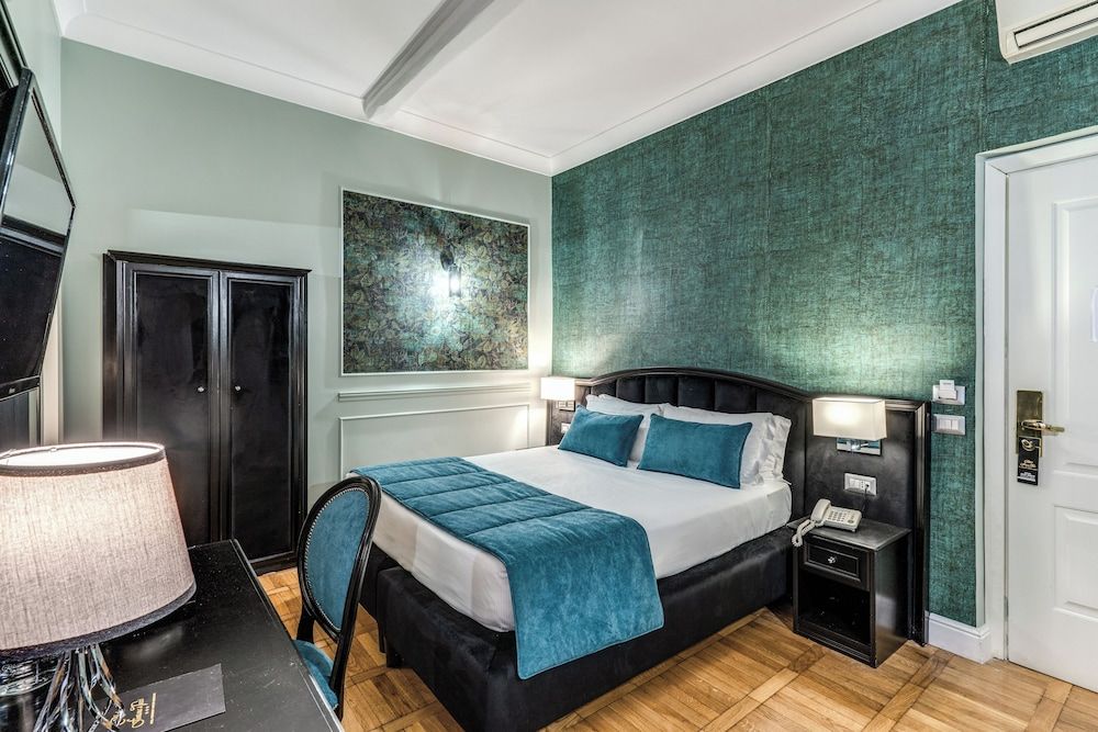 Relais Fontana di Trevi Basic Double Room 6