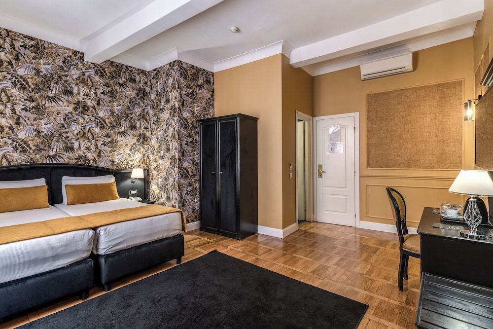 Relais Fontana di Trevi Superior Deluxe Double or Twin Room 16
