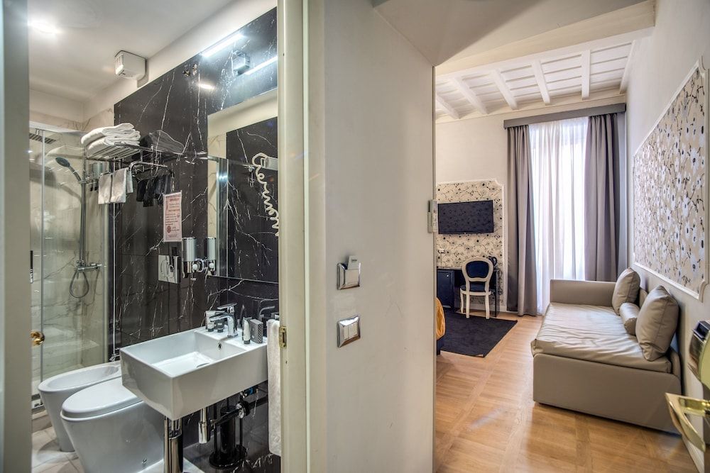 Relais Fontana di Trevi Superior Deluxe Double or Twin Room 27