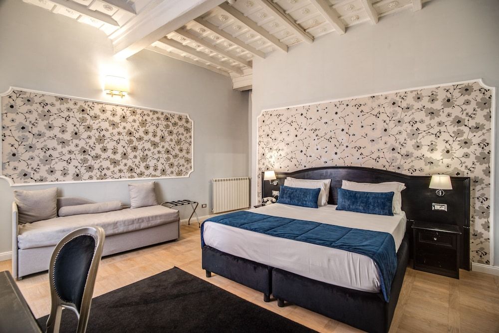 Relais Fontana di Trevi Superior Deluxe Double or Twin Room 6