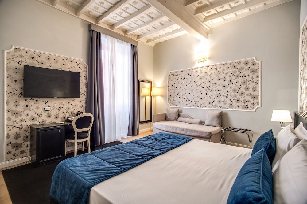 Relais Fontana di Trevi Superior Deluxe Double or Twin Room 7