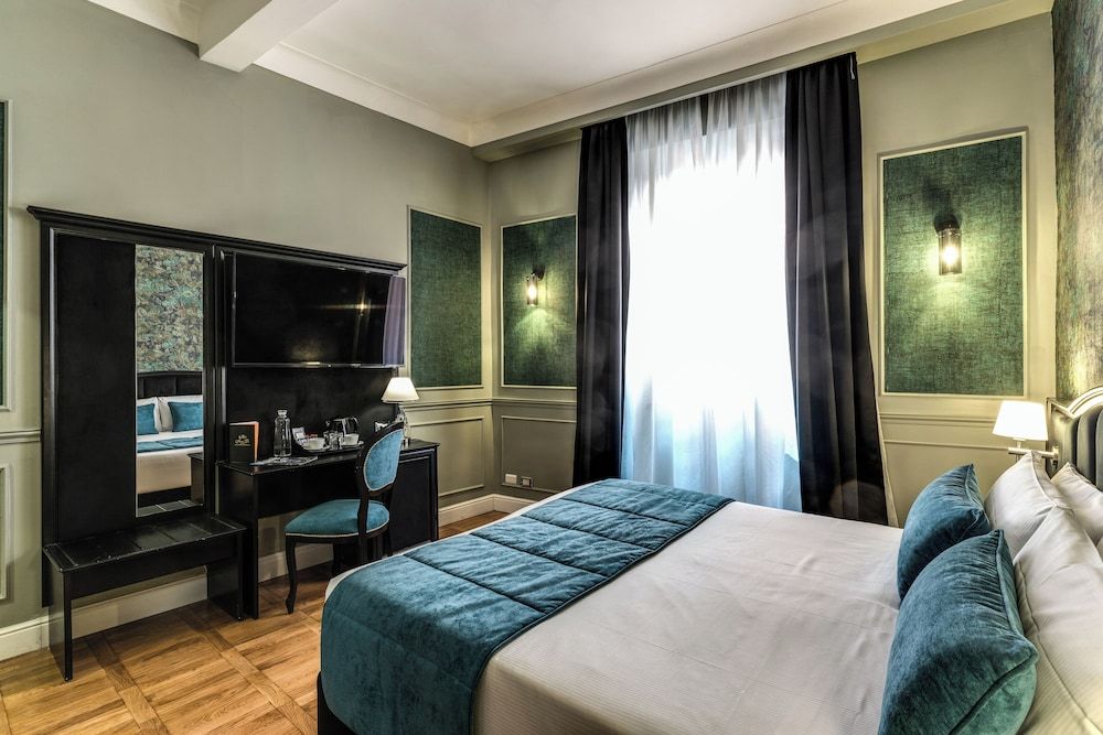 Relais Fontana di Trevi Superior Deluxe Double or Twin Room 13