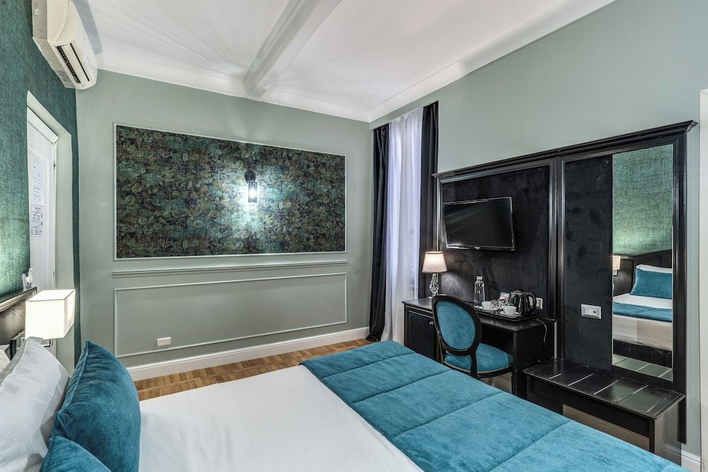 Relais Fontana di Trevi Basic Double Room 5