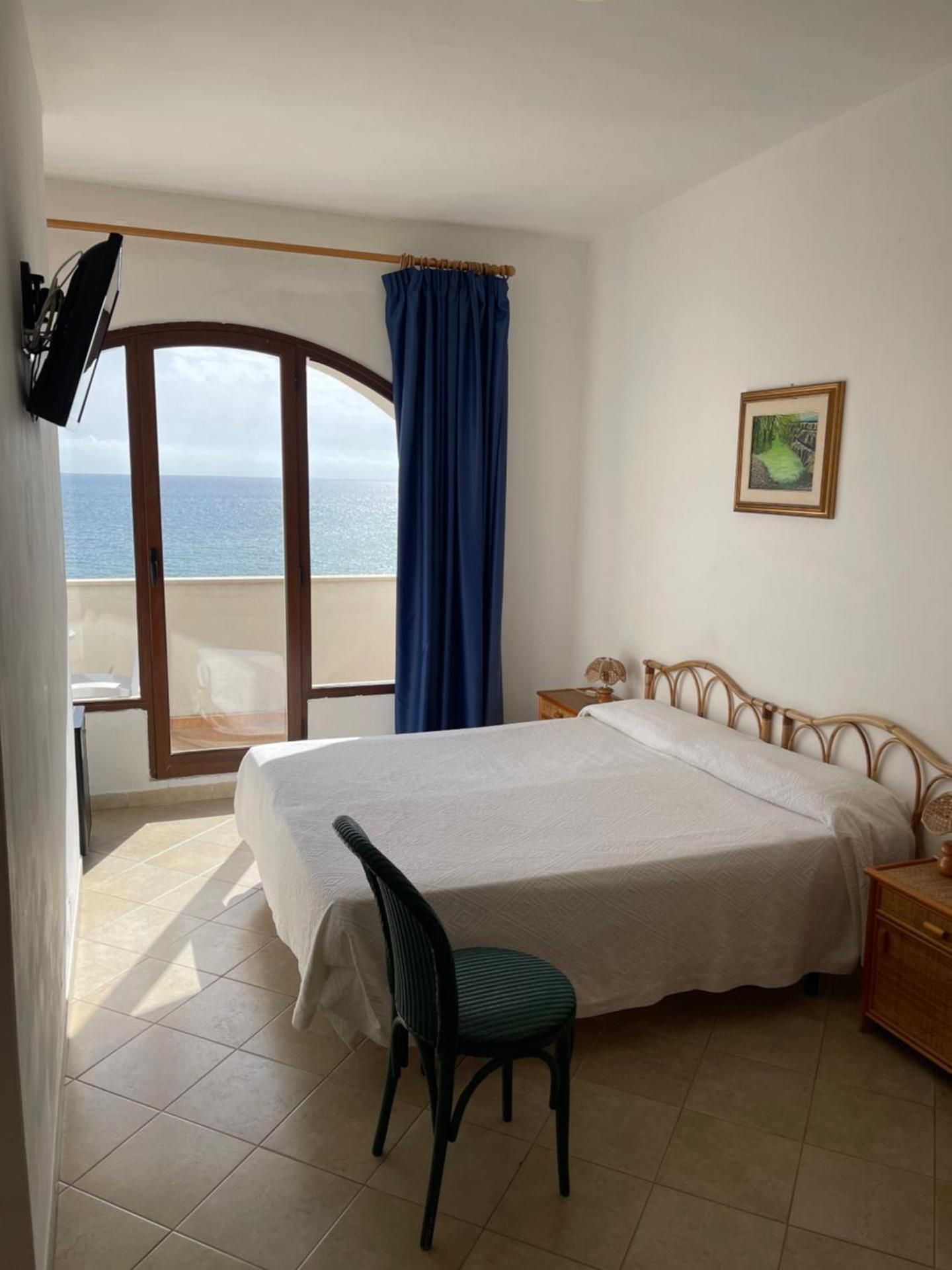 Double or Twin Room with Sea View