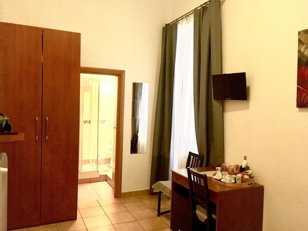 undefined B&B Colosseum Rooms 2