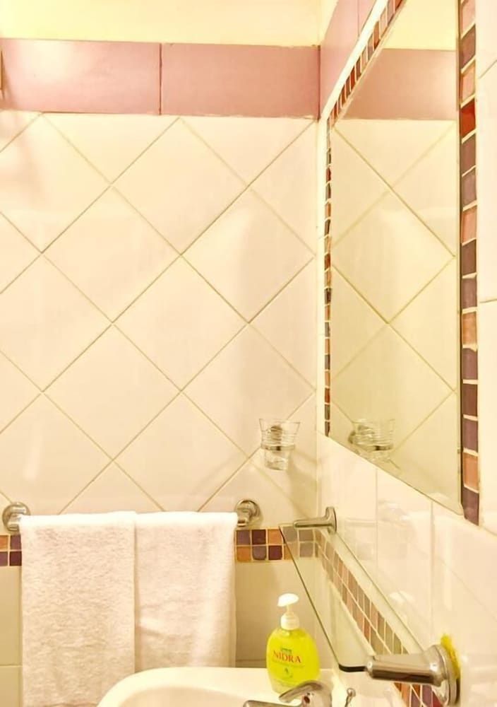 B&B Colosseum Rooms Triple Room 4