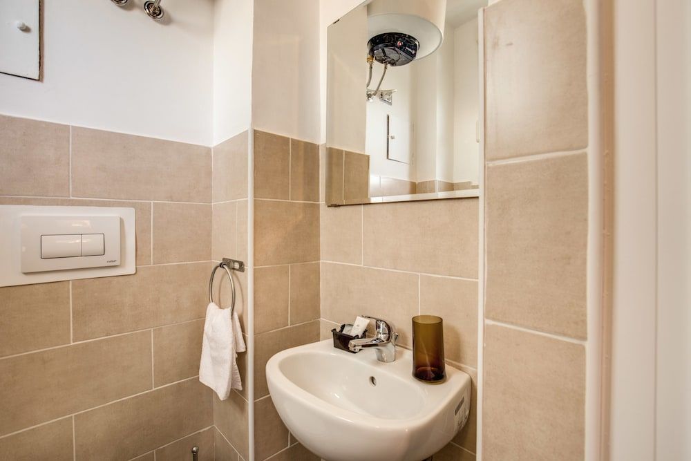 B&B Piramide Terrace Double Room, Private Bathroom 19