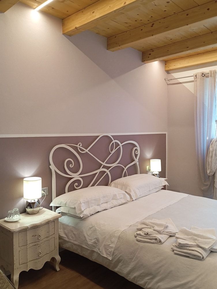 Roncola B&B L'Antica Corte Panoramic Double Room, Private Bathroom, Garden View 5