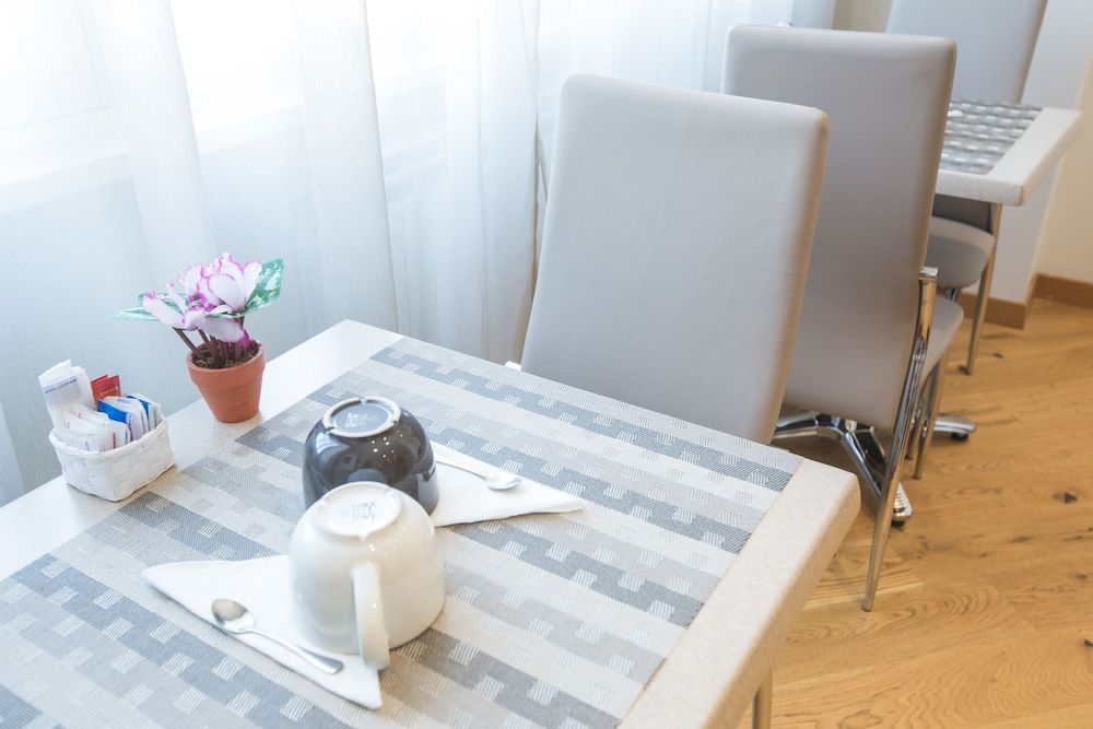 undefined Vatican City Relais 8