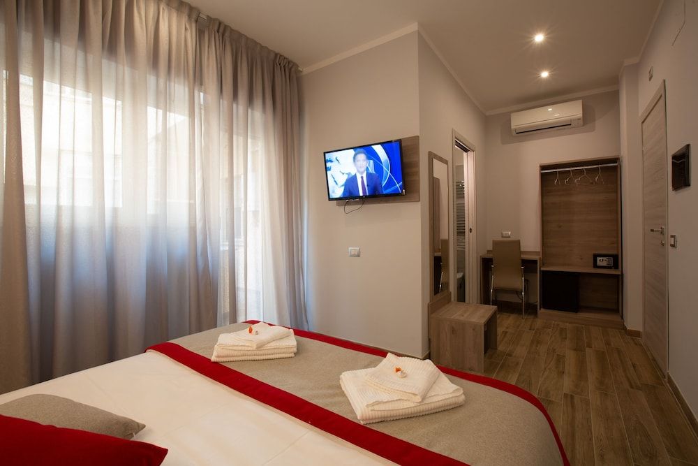 Vatican City Relais Deluxe Double Room 8