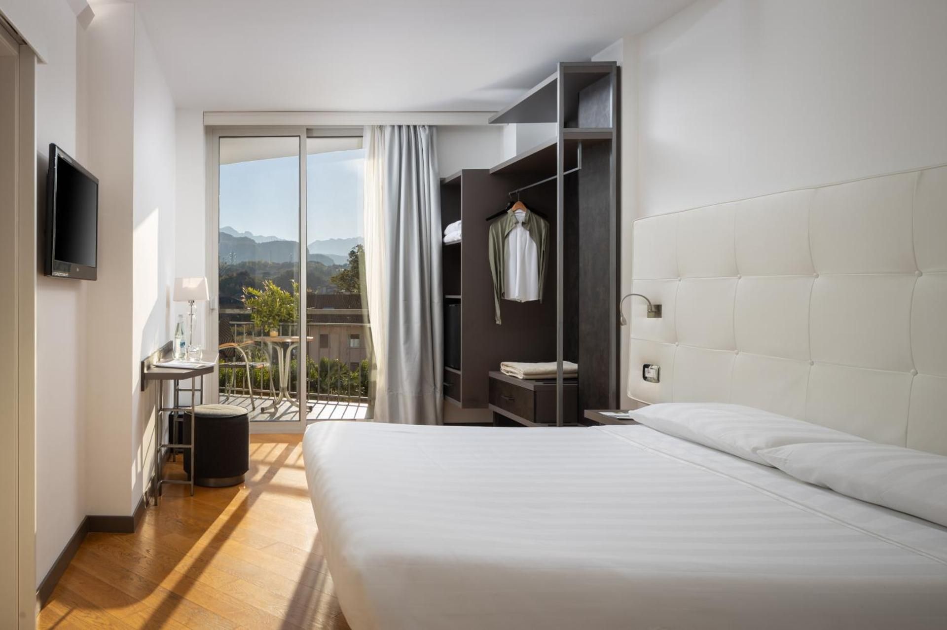 Two Connecting Standard Double or Twin Rooms