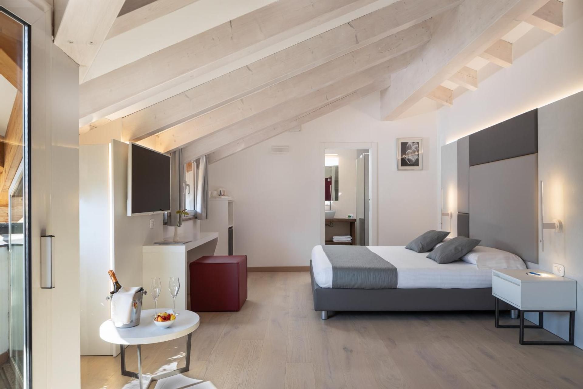 Deluxe Junior Suite