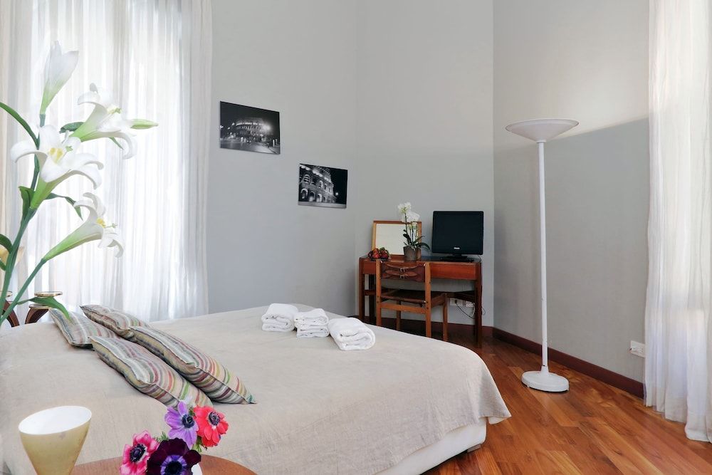 undefined Mecenate Rooms 9