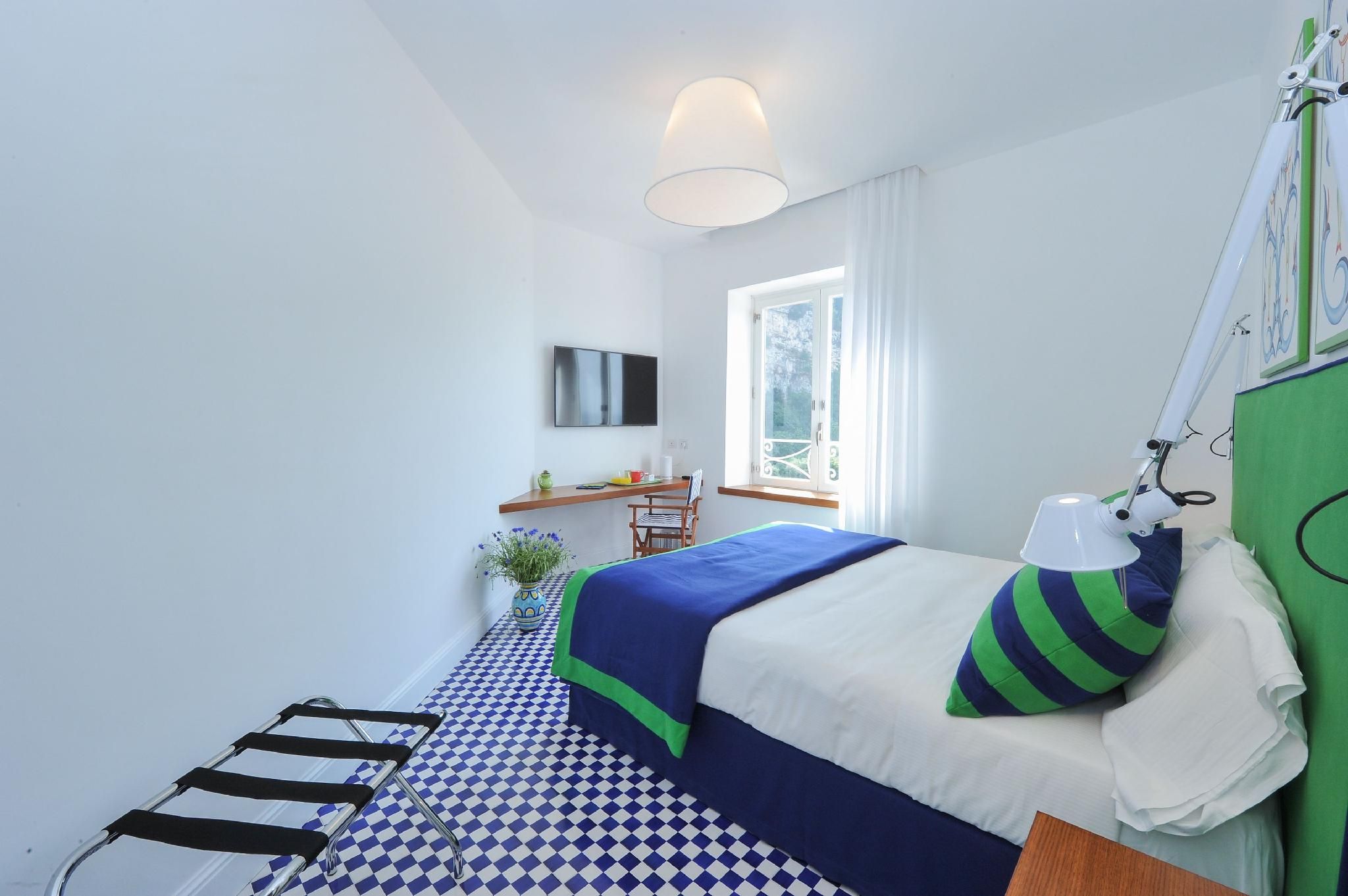 Maison Lauren Deluxe Double or Twin Room with Sea View 3