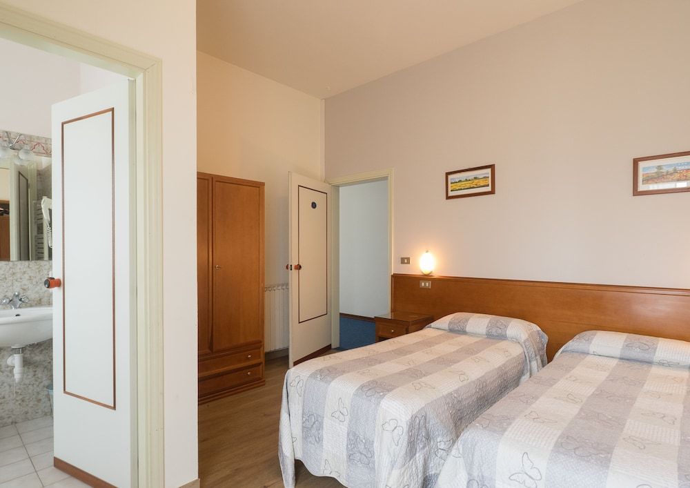 Hotel Santorotto Single Room