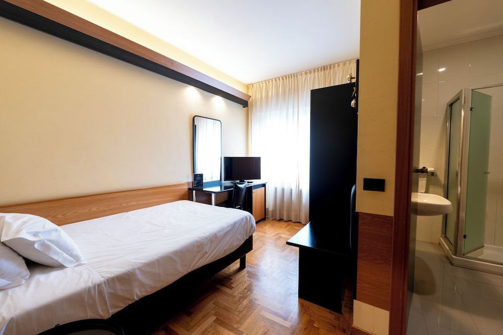 Classic Single Room
