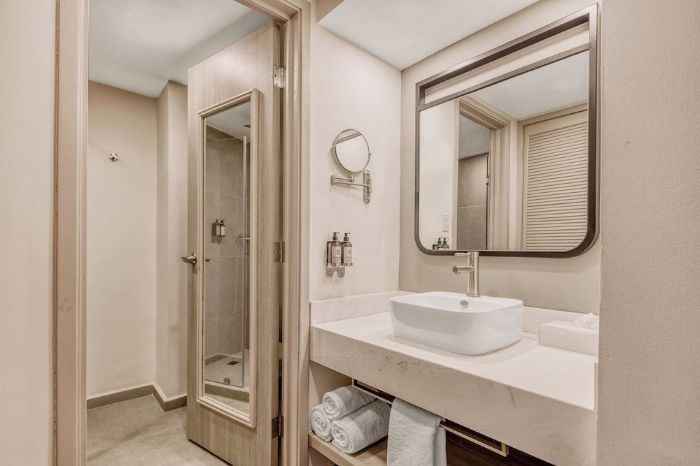 Fiesta Inn Oaxaca Executive Room, 1 King Bed 4