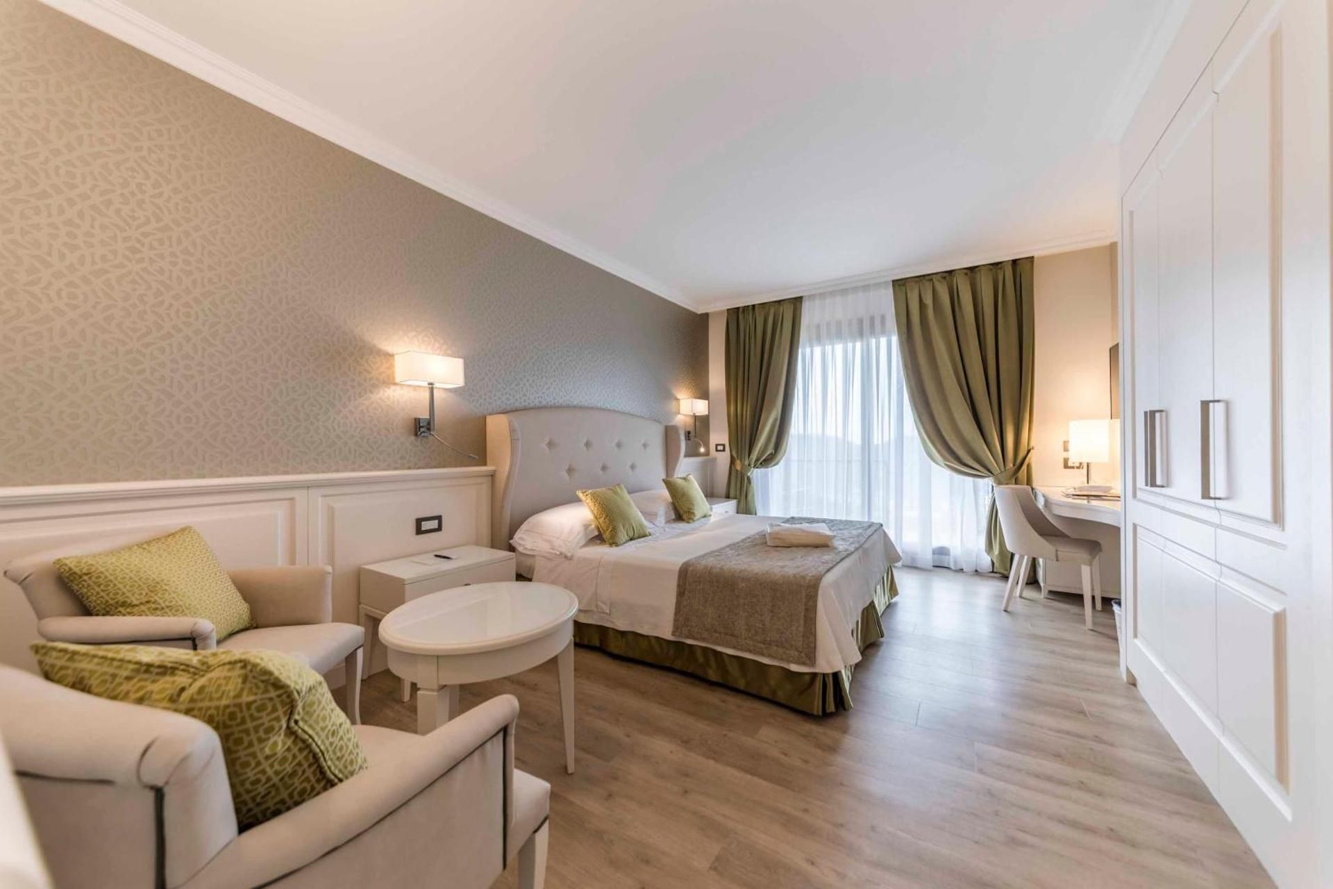 Superior Double or Twin Room with Lake View