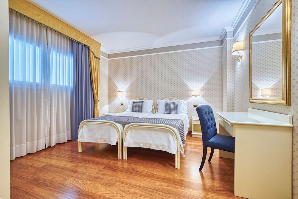 Classic Suite (Family)