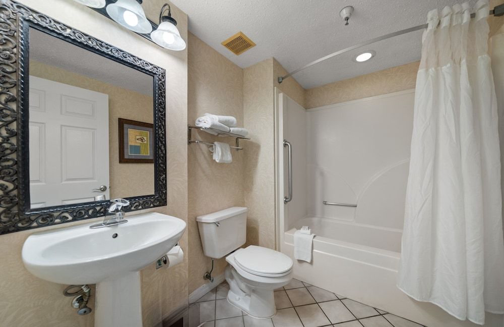 Suite, 1 Bedroom, Accessible (Communications, Mobility, Access Tub)