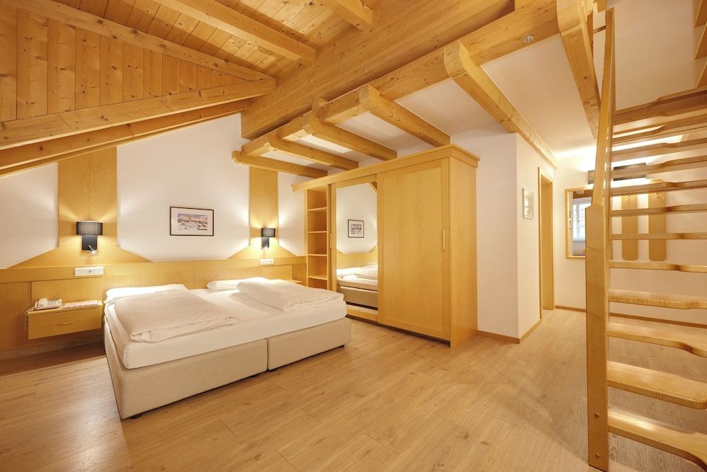 Hotel Goldene Rose Superior Double or Twin Room 4