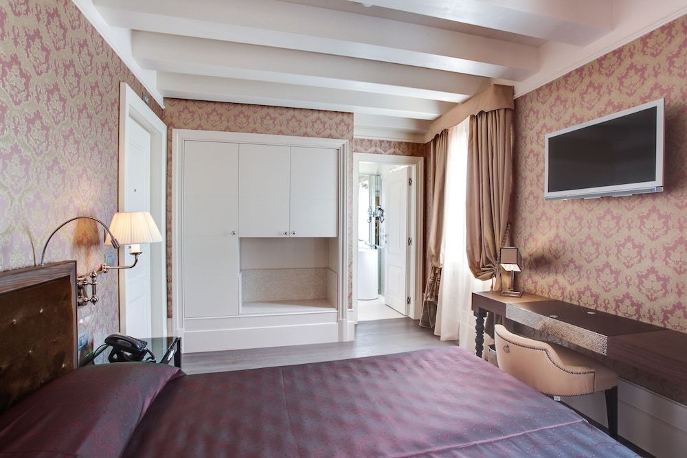 undefined Hotel Moresco 9