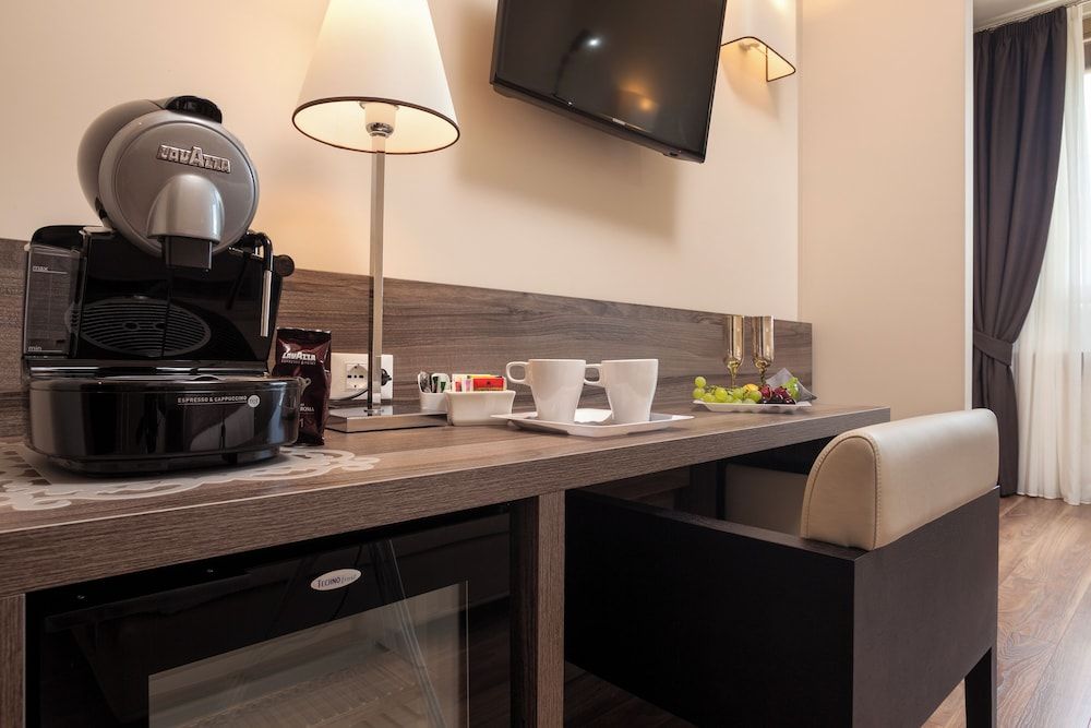 Window on Rome Triple Room 20