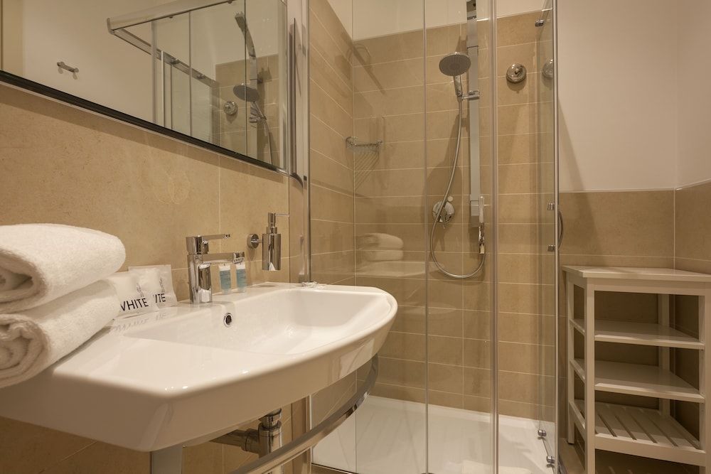 Window on Rome Triple Room 7