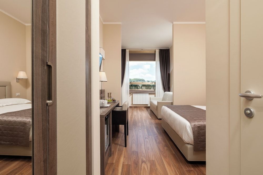 Window on Rome Triple Room 18