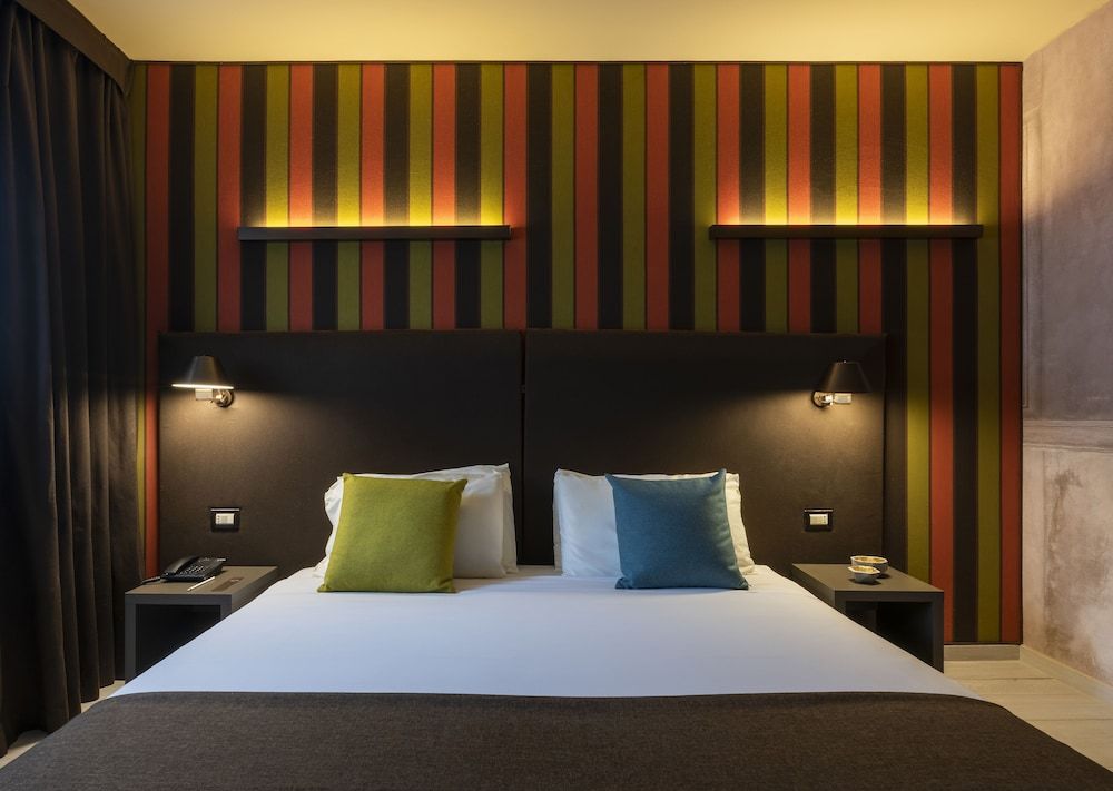 Fifty House Cellini Deluxe Room 2