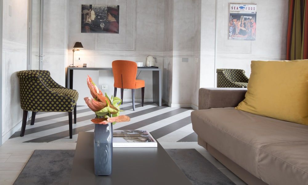 Fifty House Cellini Executive Suite 4