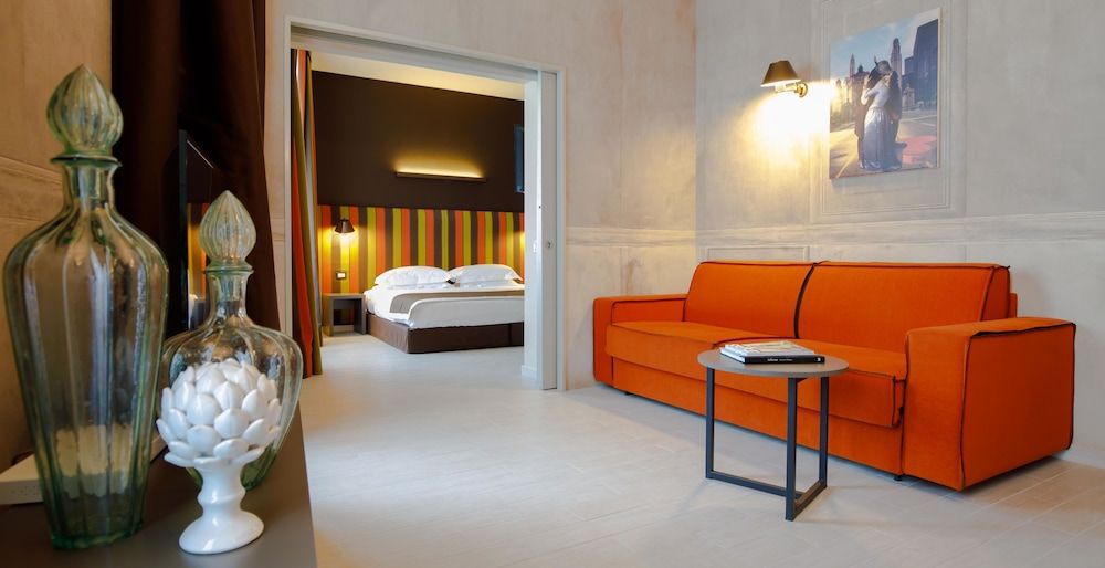 undefined Fifty House Cellini 8