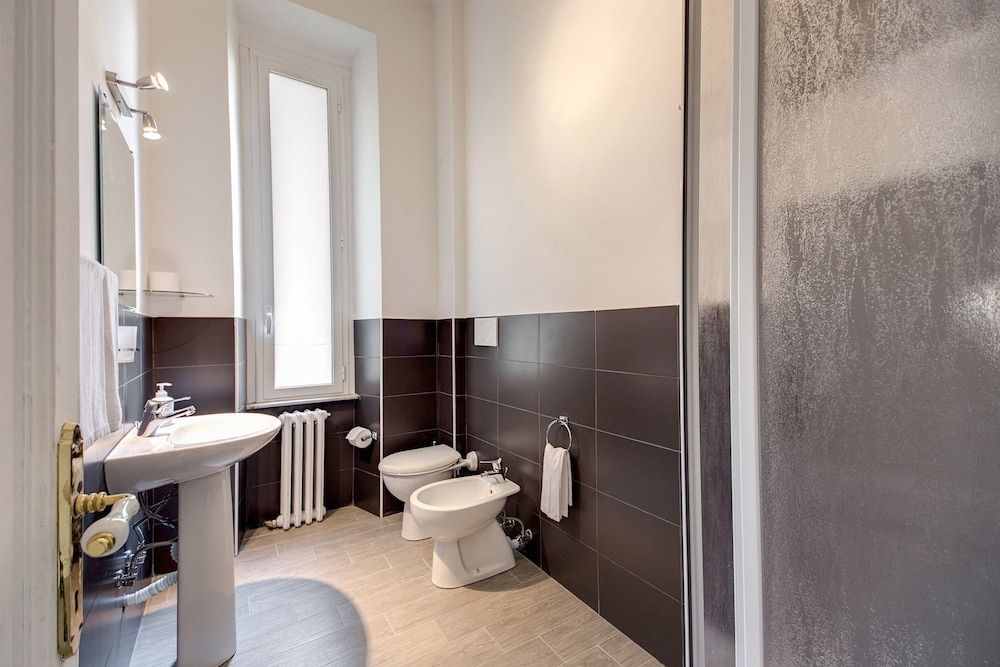 Domus 78 Standard Double Room (Private External Bathroom) 6