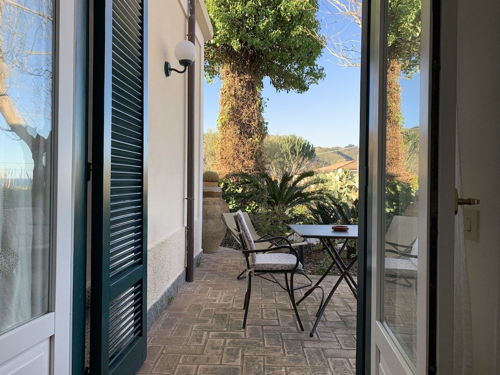 Deluxe Single Room, Patio, Sea View