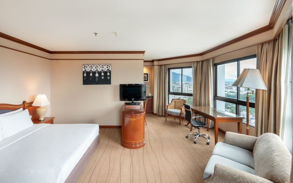 undefined Centara Riverside Hotel Chiang Mai 4