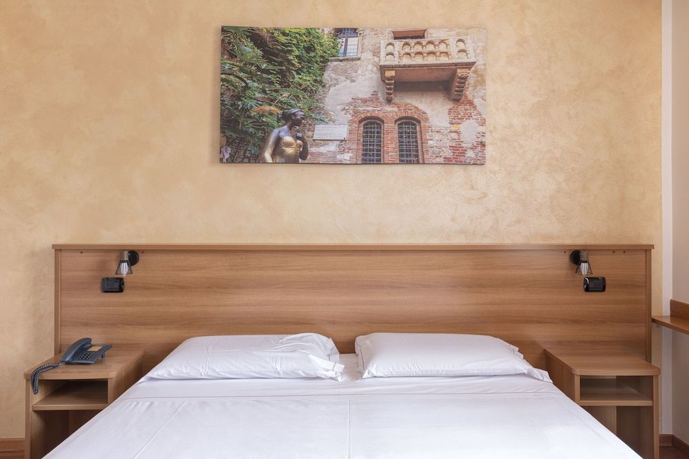 Hotel Postumia Comfort Double Room Single Use, Courtyard Area 3