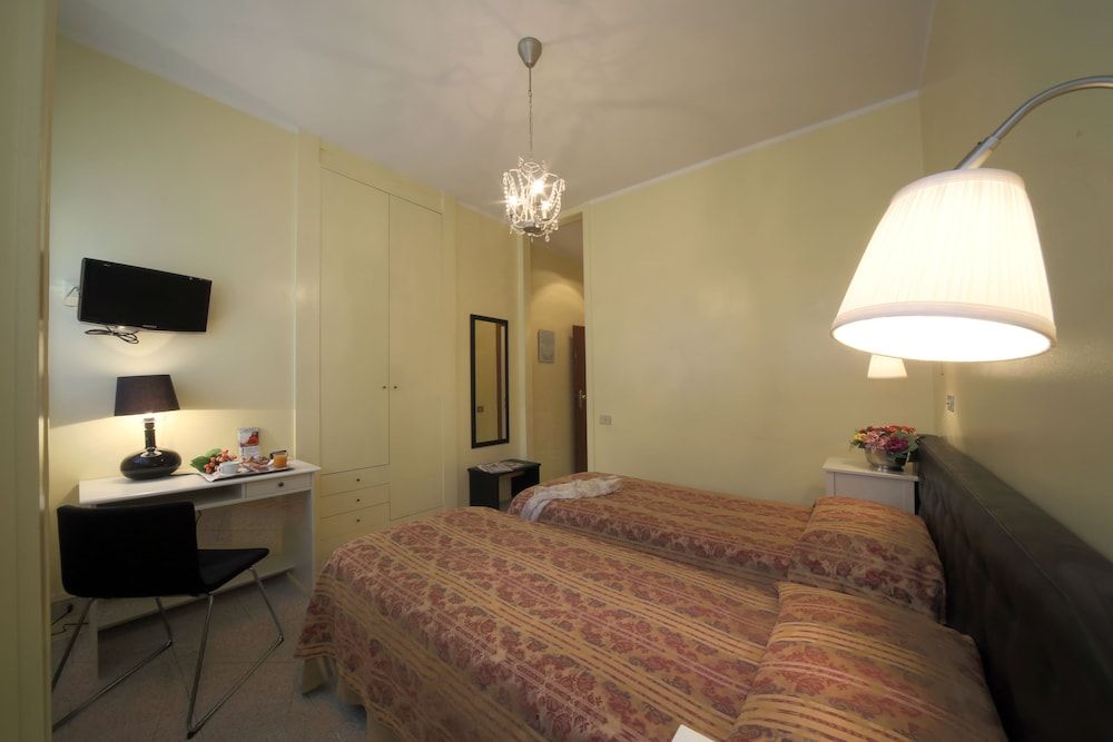 Hotel Cristallo Standard Room, 2 Twin Beds