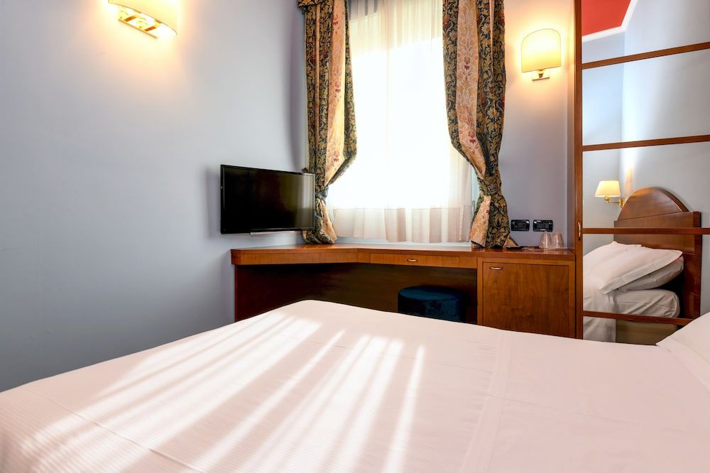 Hotel City Single Room, 1 Large Twin Bed