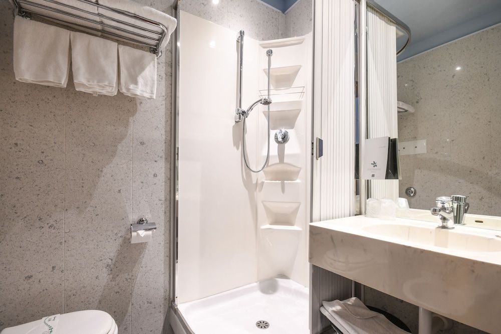 Hotel City Single Room, 1 Large Twin Bed 3