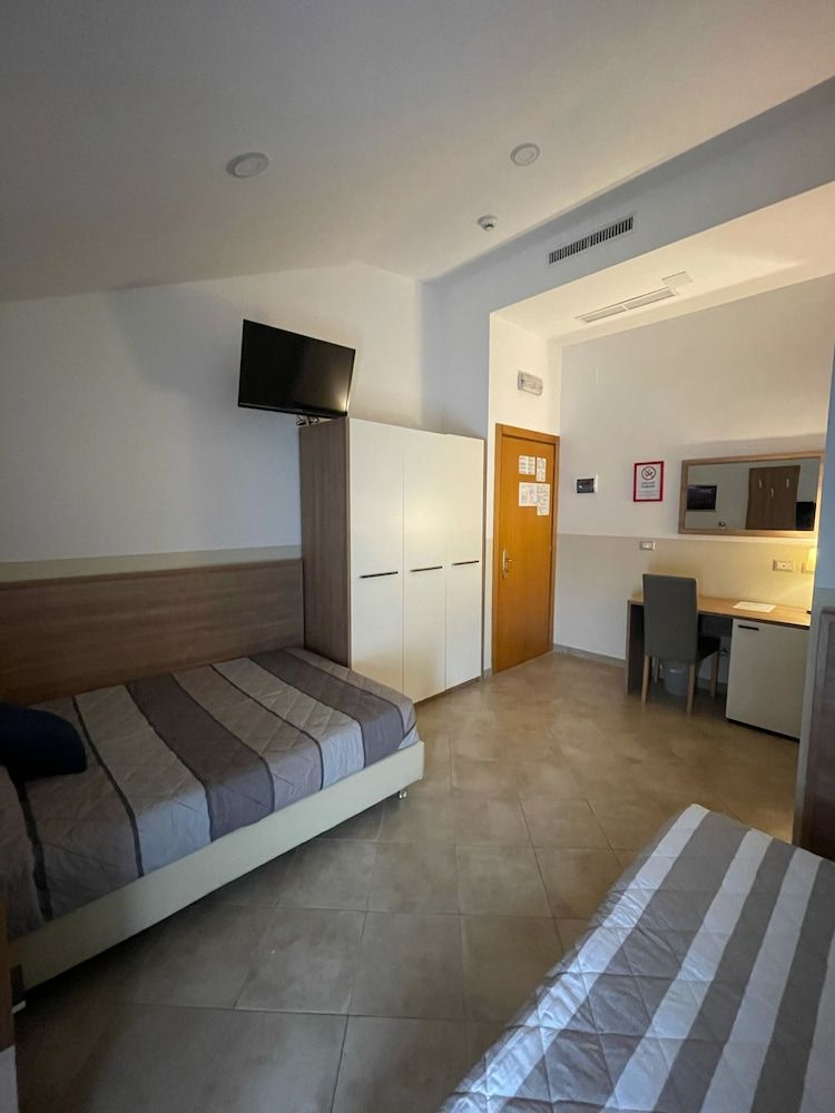 Hotel Montecarlo Twin Room, 2 Twin Beds