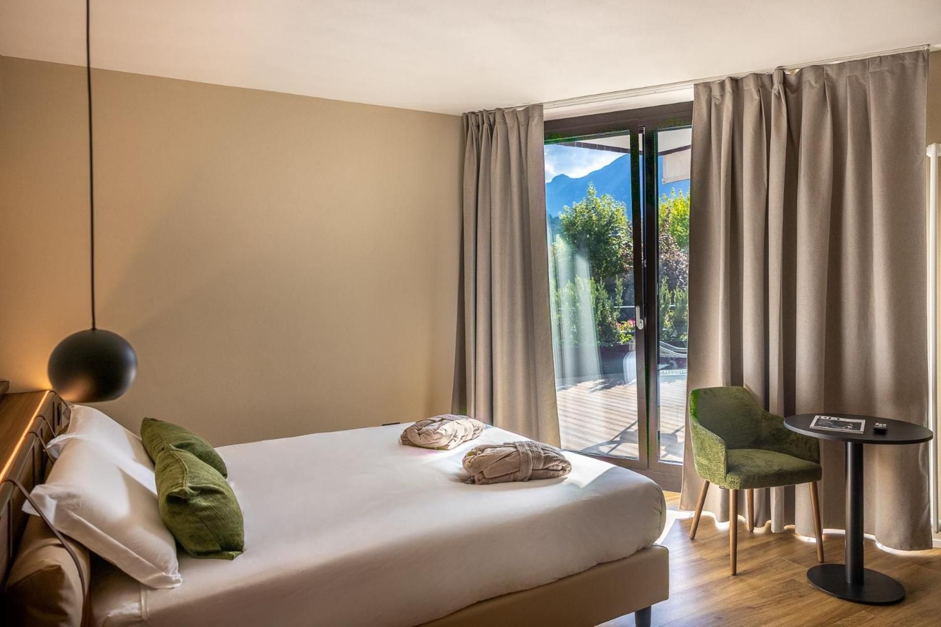 Deluxe Double or Twin Room