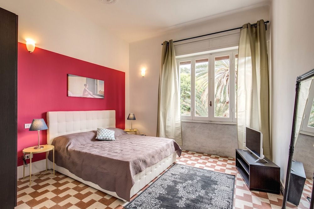 Comfort Apartment, 5 Bedrooms (Salita Quintino Sella 7)