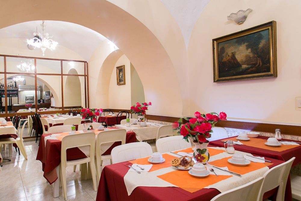 undefined Hotel Altavilla 9 8