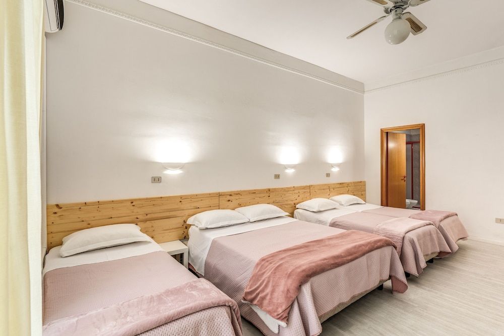 undefined Hotel Altavilla 9 4