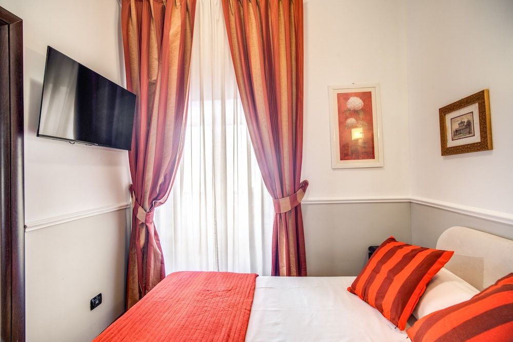 undefined Everest Inn Rome 5