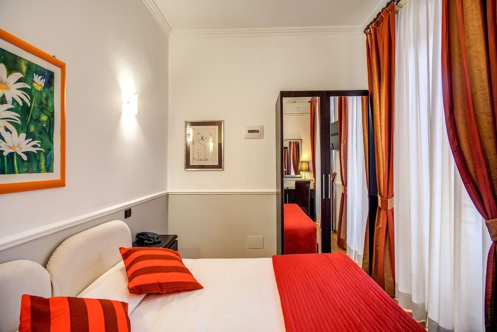 undefined Everest Inn Rome 6