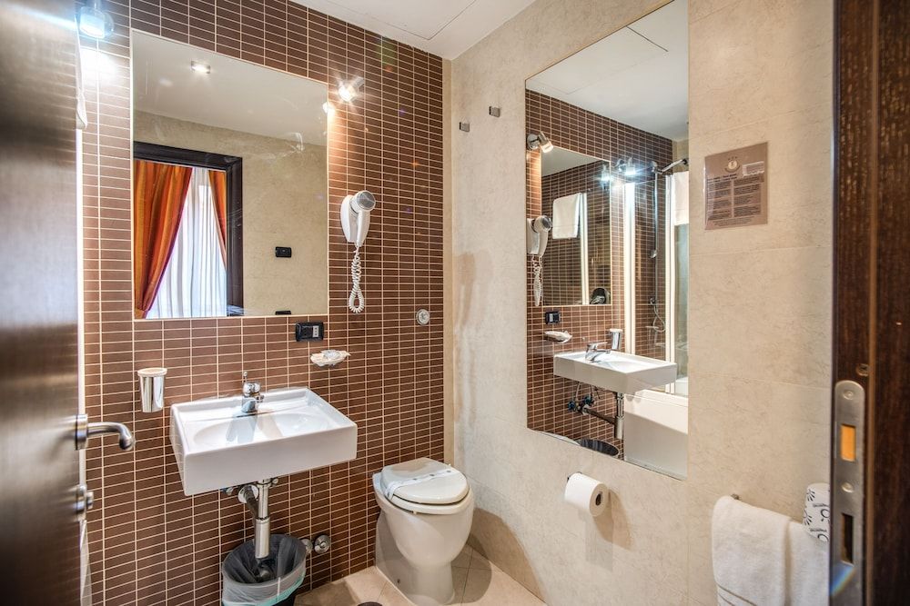 Everest Inn Rome Standard Double Room, 1 Bedroom 10