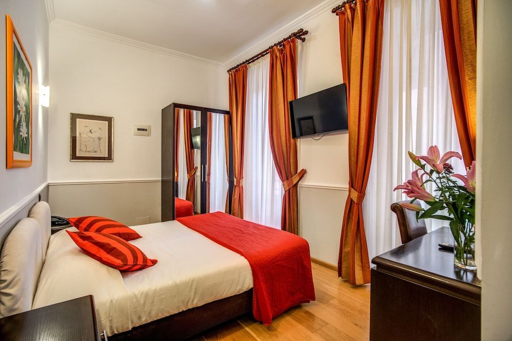 undefined Everest Inn Rome