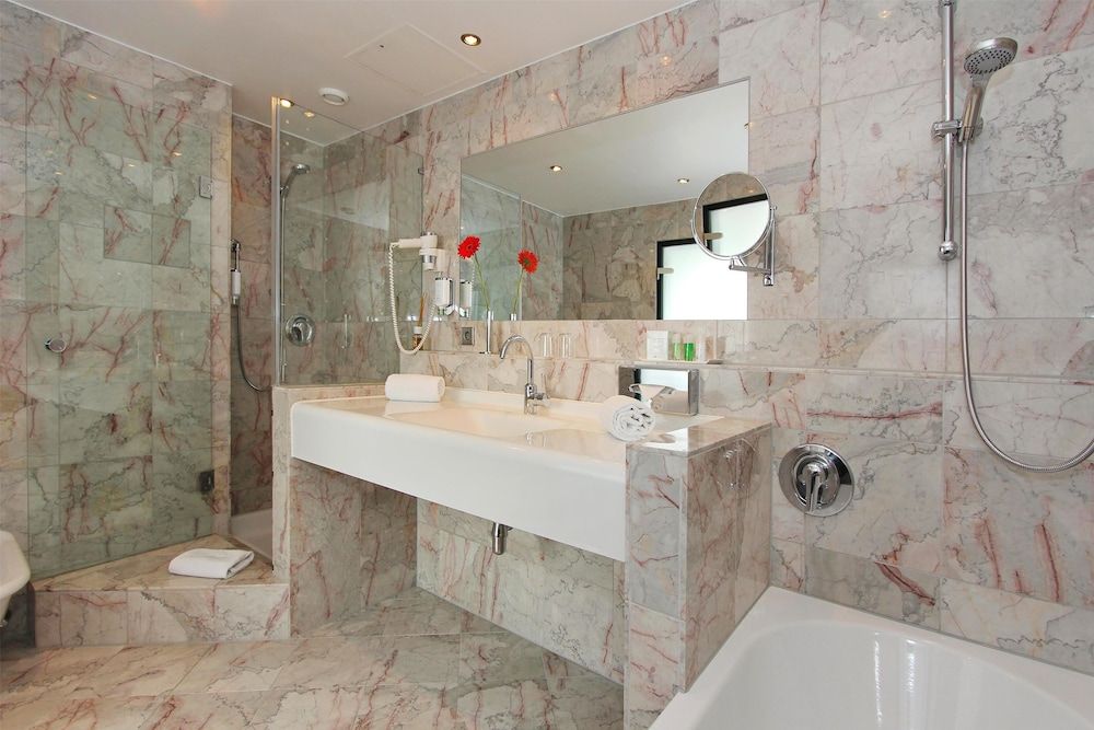 ARCOTEL Nike Junior Suite 4