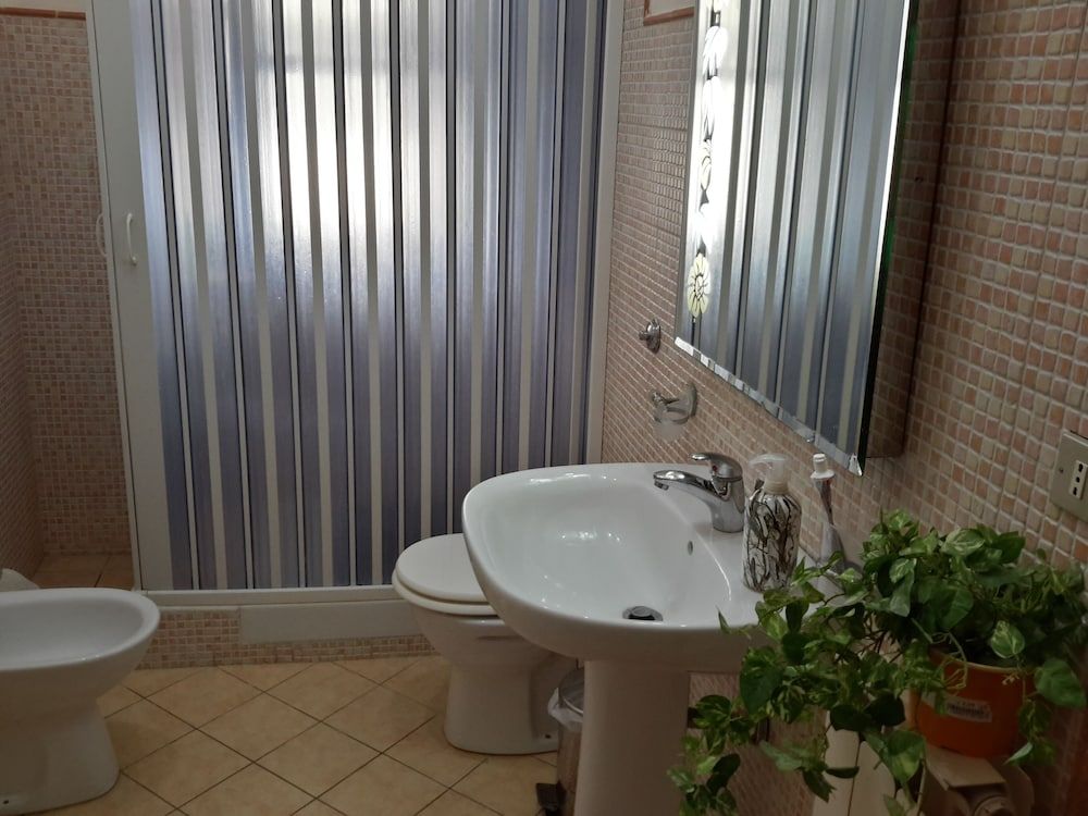B&B Le Quattro Stagioni Standard Double or Twin Room, Shared Bathroom 5